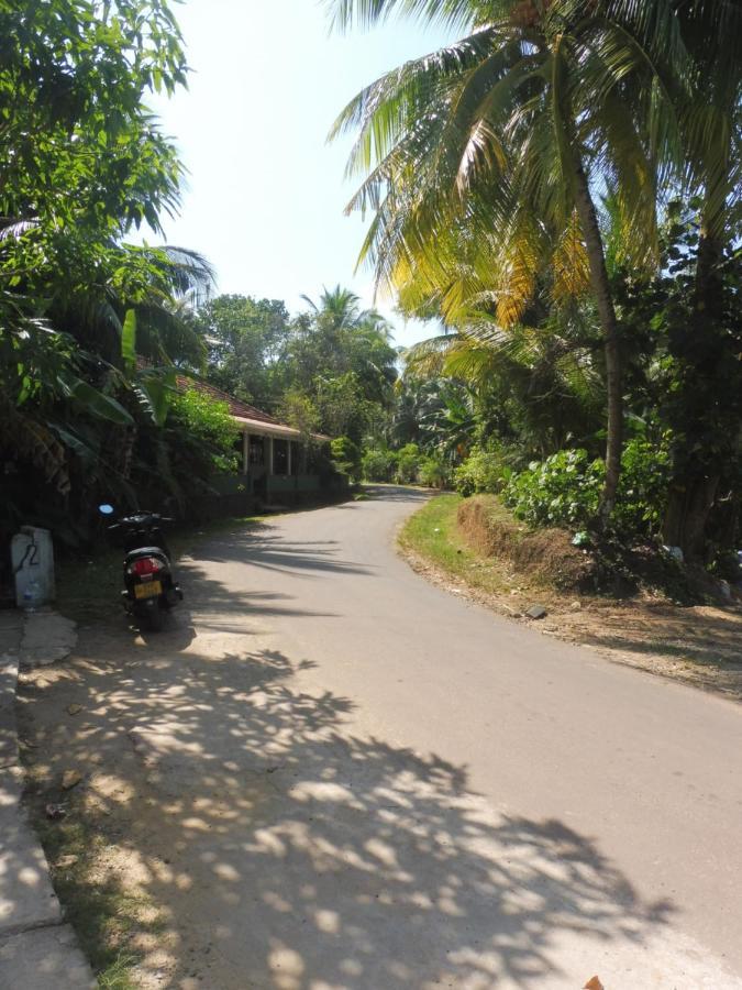 On Time Villa Unawatuna Bagian luar foto